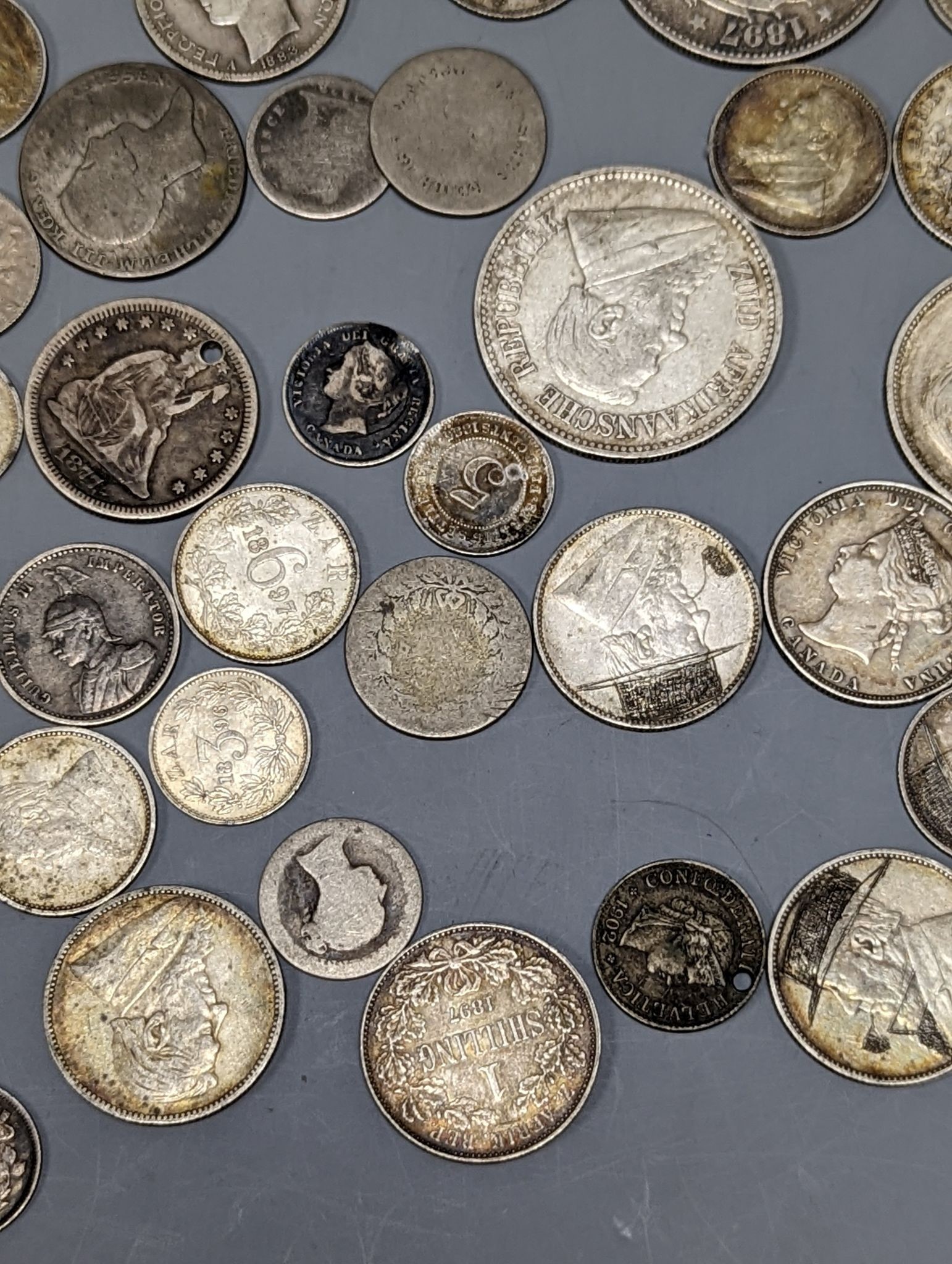 A quantity of pre-1940's silver coins